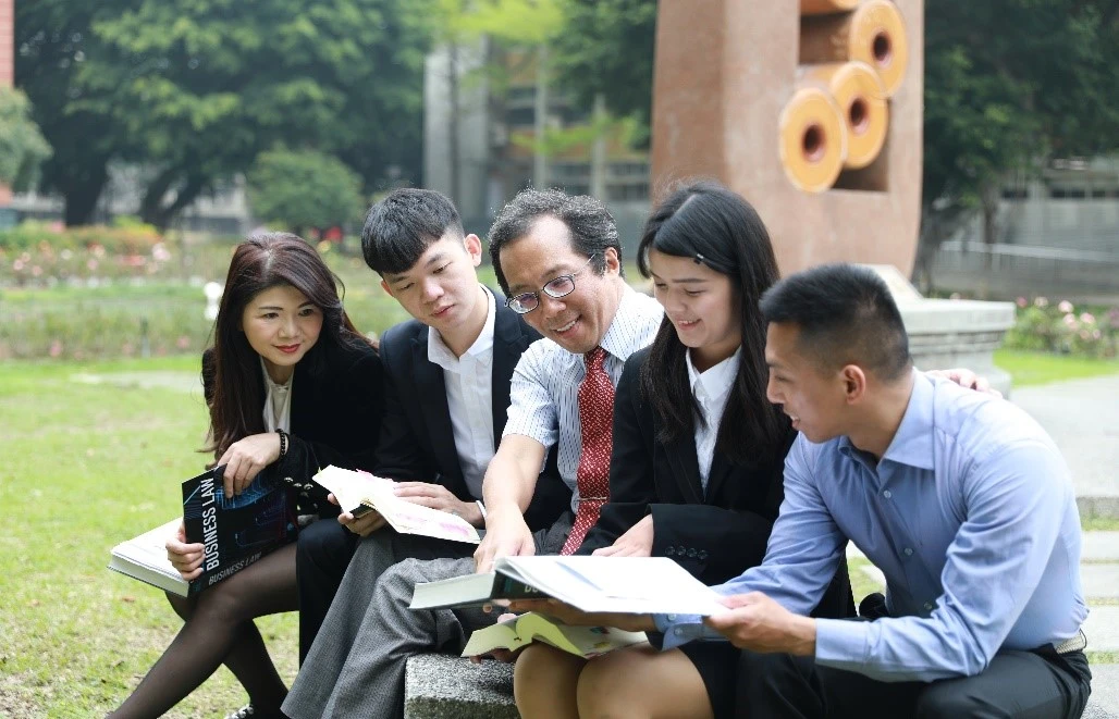 財經法律研究所 Graduate Institute of Financial and Economic Law  