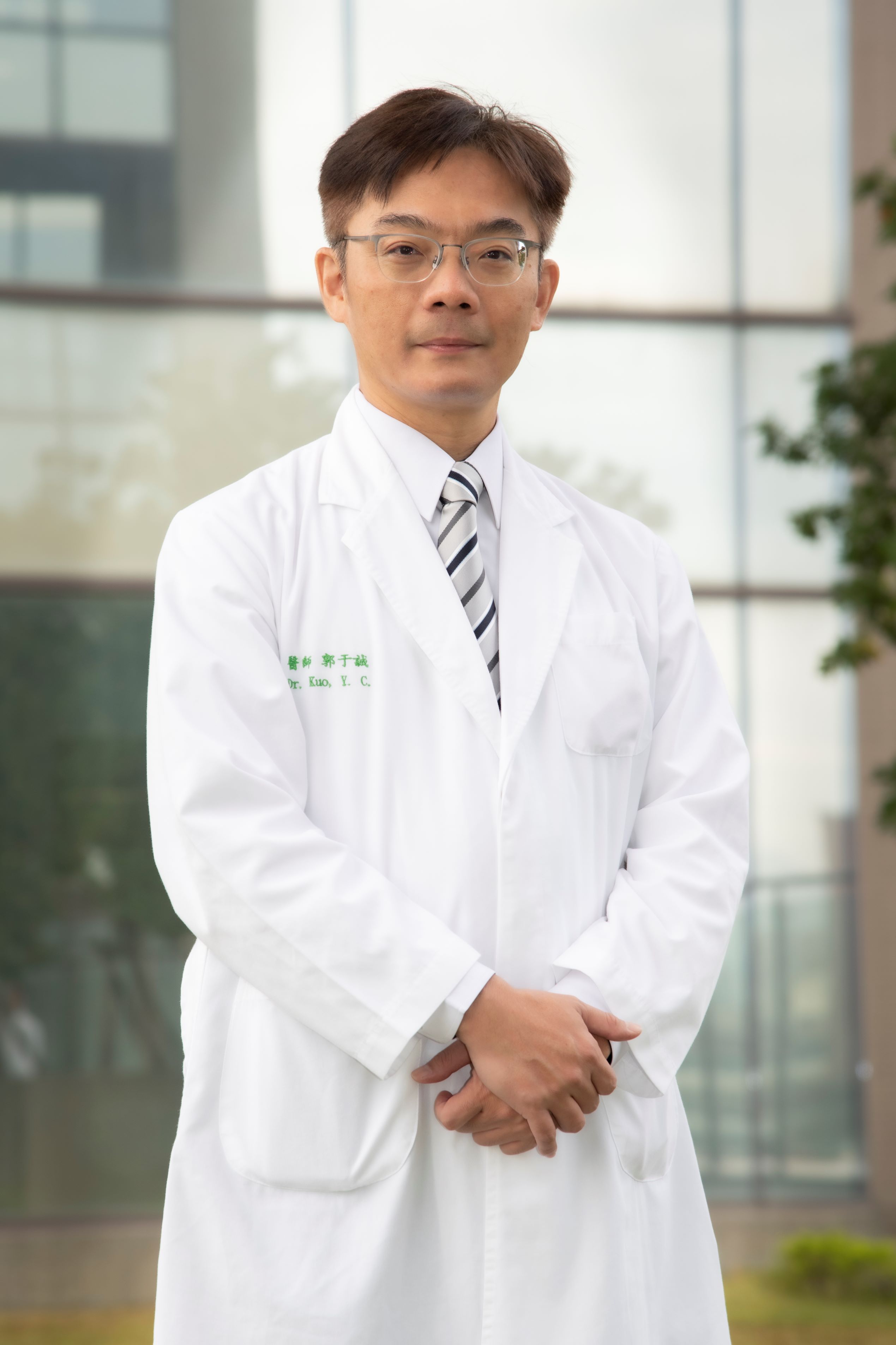 診間室裡的陪伴 巨塔外的微光